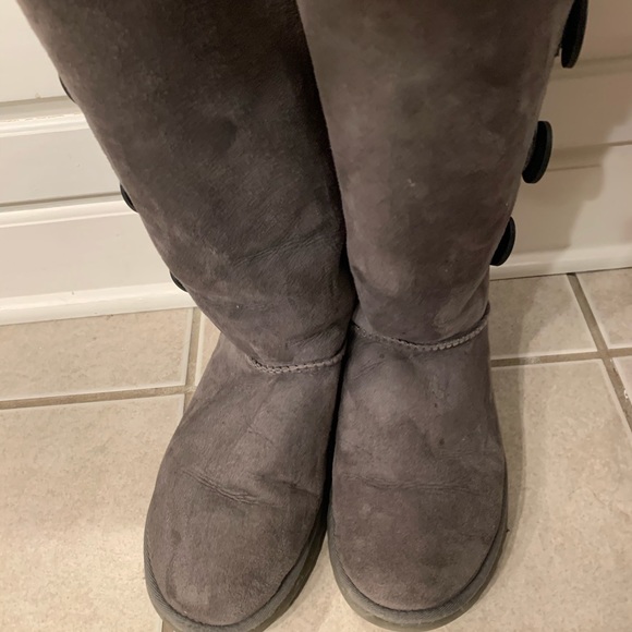 Women’s tall gray bailey button uggs 7 - Picture 2 of 2
